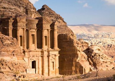 Descubren nuevo monumento en Petra