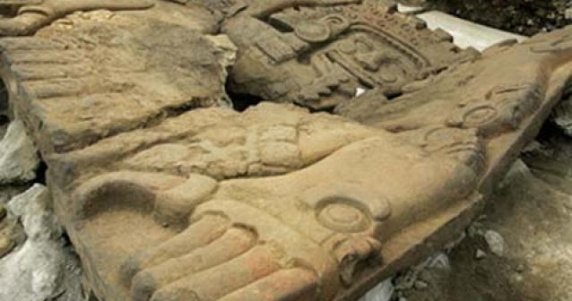 Descubren tumba de monarca azteca bajo la Ciudad de México