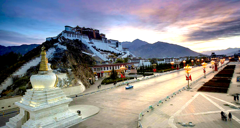 El imponente Palacio del Dalái Lama abre sus puertas a turistas