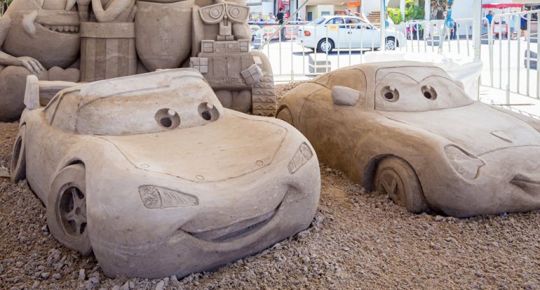 Esculturas de arena en la costa este de Australia