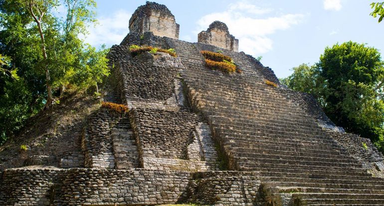 Experimenta la cultura maya en The Explorean Kohunlich
