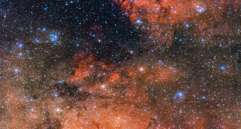 Fotos del espacio: estrellas fugaces y una "mancha" verde cósmica