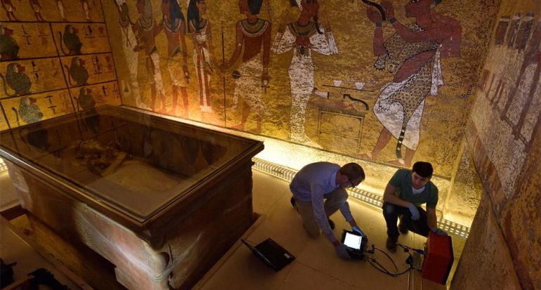 Fotos exclusivas del escaneo en la tumba de Tutankamón