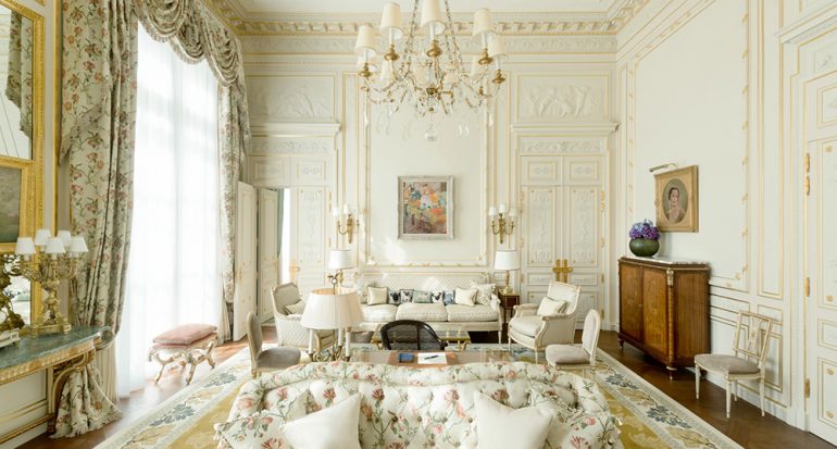 Hospédate en uno de los hoteles más lujosos de París