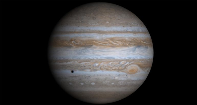 Mira a Júpiter defendiendo a la Tierra