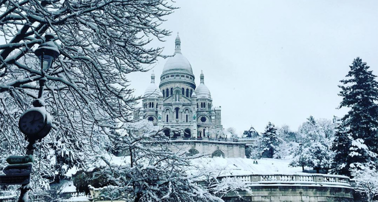 París registra su mayor nevada en 30 años