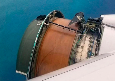 Un avión perdió parte de su motor mientras sobrevolaba el Pacífico