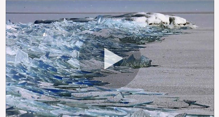 Video hipnótico muestra la acumulación de hielo en un lago