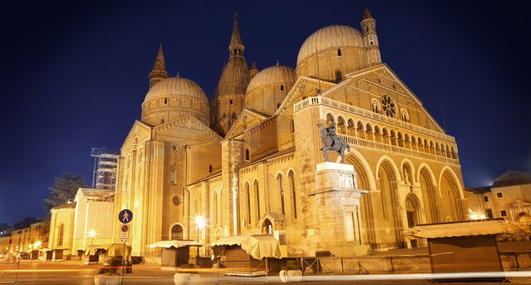 Visita la Basílica de San Antonio en Padua