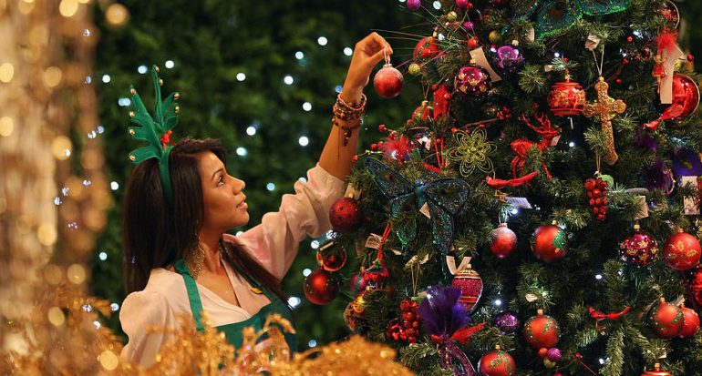 ¿Con qué decoraban antes el árbol de Navidad?