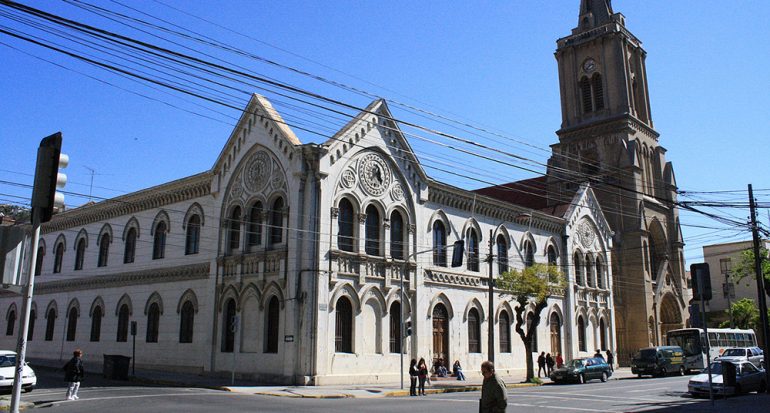 ¿Cuál fue el primer colegio particular en América del Sur?