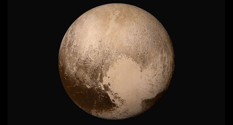 ¿De qué está compuesta la superficie de Plutón?