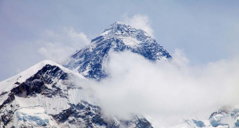 ¿El Monte Everest crece?