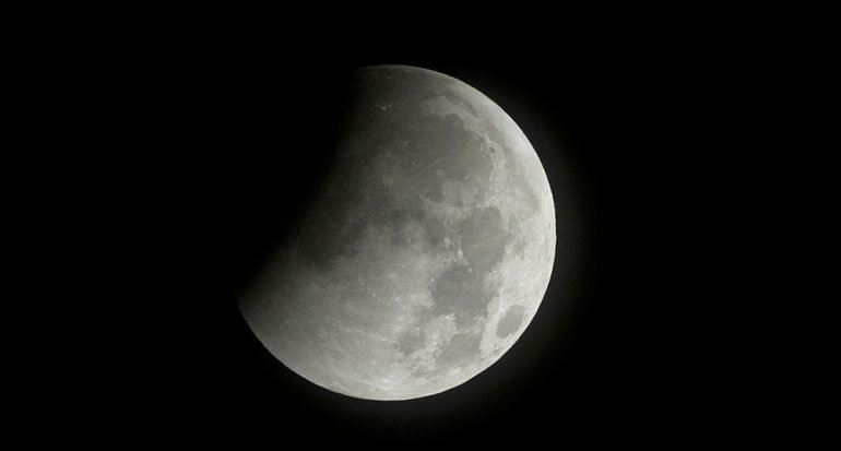 ¿Existe el lado oscuro de la Luna?