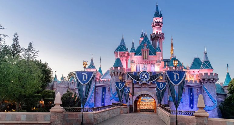 ¿Sabes cuál es la atracción de Disneyland que tiene casi 100 años?