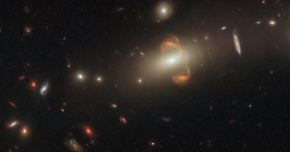 Galaxias gemelas del telescopio espacial Hubble