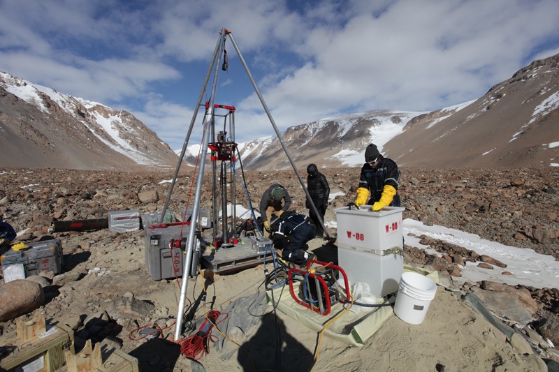 Investigadores en la Antártida durante la exploración de 2017 -2018. /Jaakko Putkonen