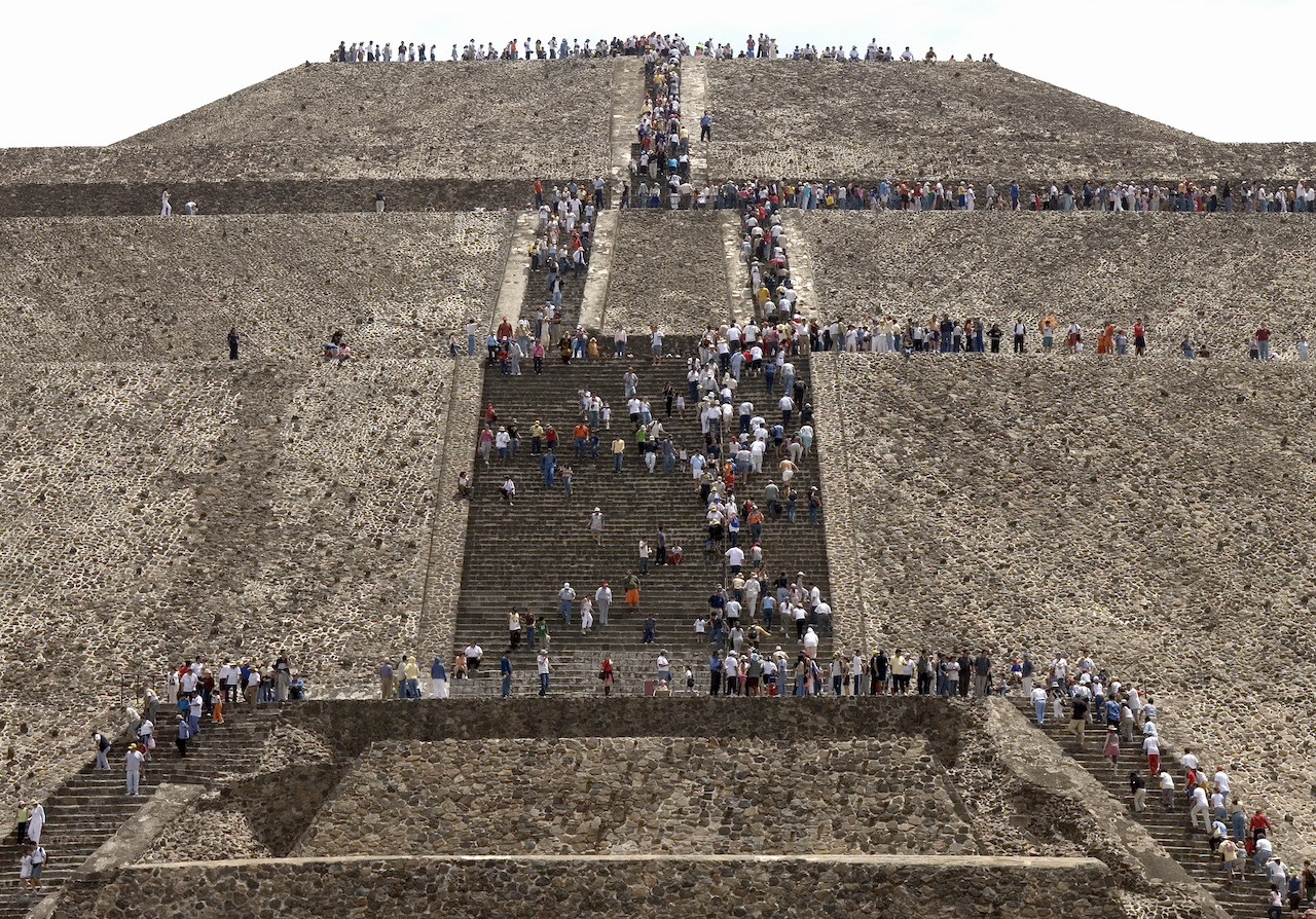 entierros pirámide de la luna