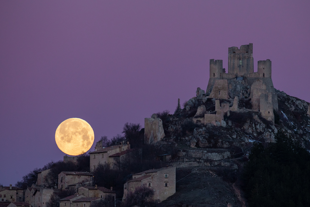 The best pictures of the full moon in March