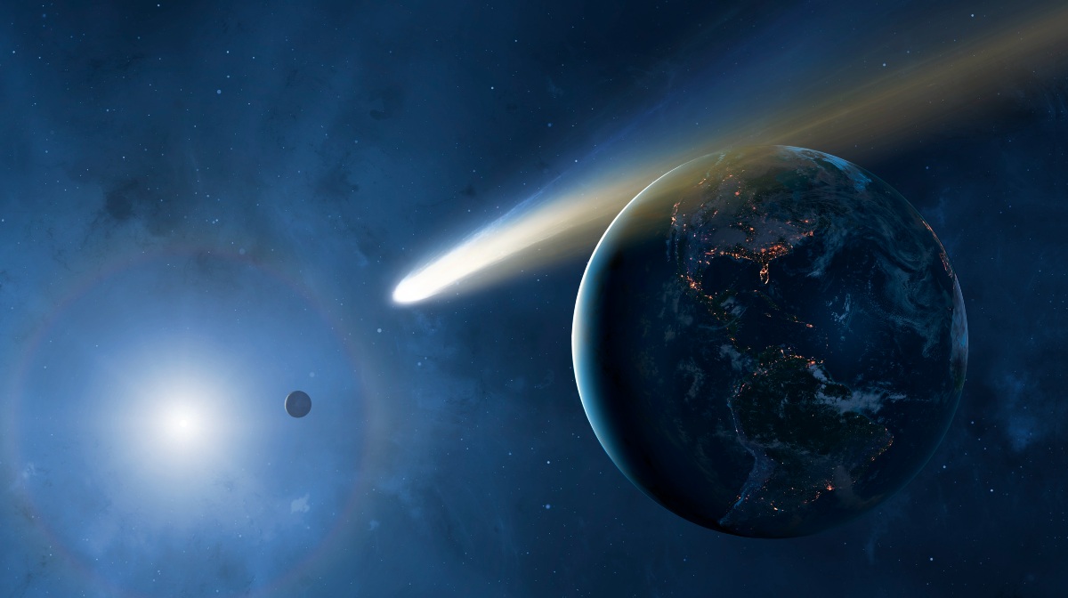 What does Halley’s Comet look like and how often does it approach Earth?