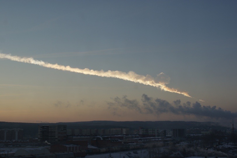 Estela del meteorito de avistada en Ekaterimburgo / Svetlana Korzhova, Wikimedia Commons