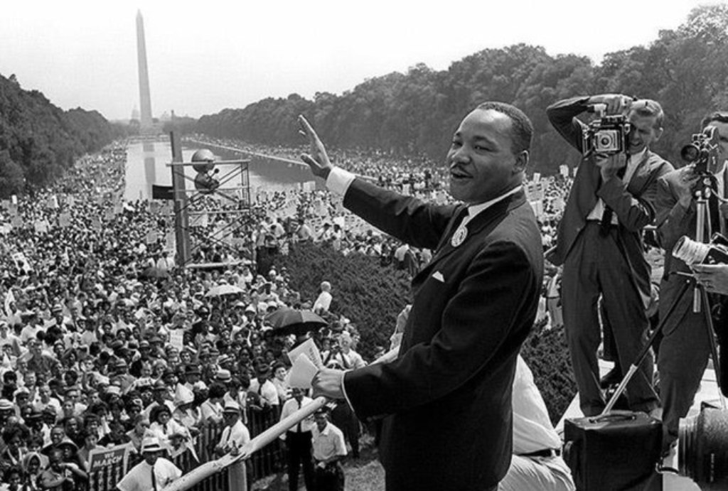 Martin Luther King después de pronunciar I Have the dream