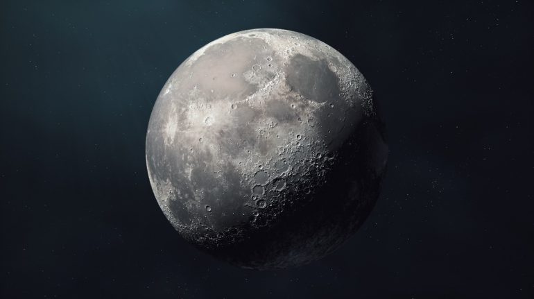 Qué hay dentro de la Luna