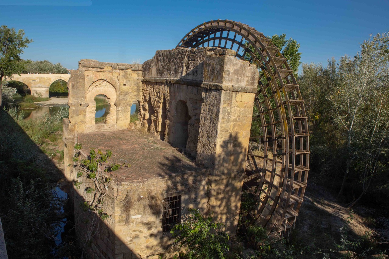 El Molino de la Albolafia era la noria que los romanos construyeron para llevar el agua del Guadalquivir por un acueducto