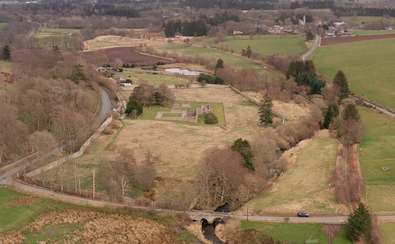 arqueologos-descubren-un-monasterio-escoces-perdido-asociado-al-libro-del-ciervo