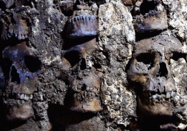 Huei Tzompantli, la gran torre mexica que apila más 600 cráneos
