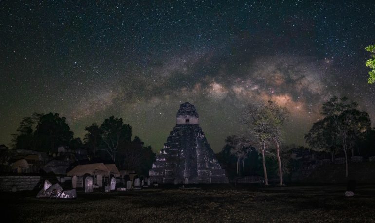 las-estrellas-de-los-mayas-como-vivir-una-experiencia-de-arqueologia-astronomica-en-guatemala