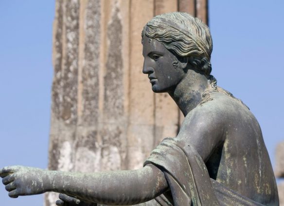 Encuentran restos de una estatua de Apolo que data de hace 1,800 años