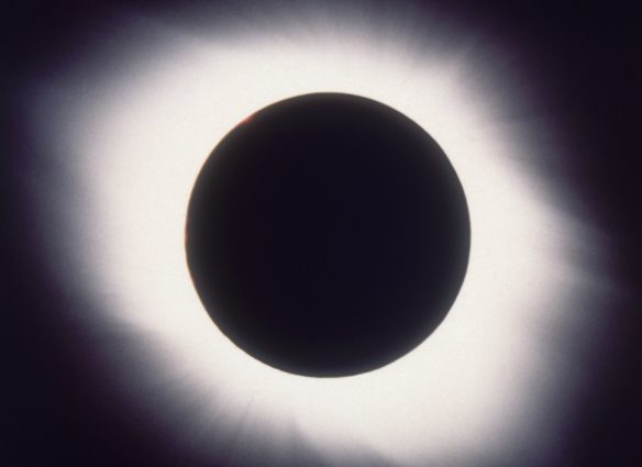 La experiencia de un eclipse en palabras e imágenes de quienes lo vivieron