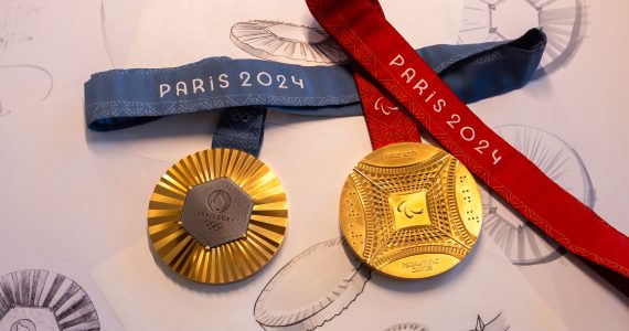 las-medallas-olimpicas-de-paris-2024-incluiran-un-pedazo-de-la-torre-eiffel