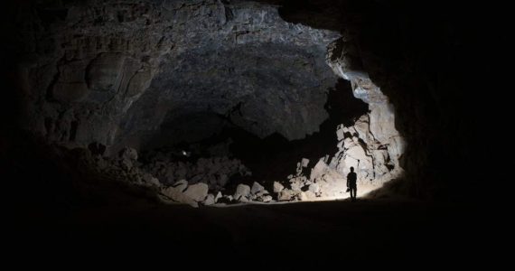 Enorme tubo de lava sirvió como refugio para los humanos durante miles de años en Arabia Saudita