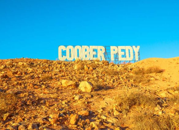 Coober Pedy, el pueblo australiano que decidió vivir bajo la tierra para sobrevivir al calor sofocante
